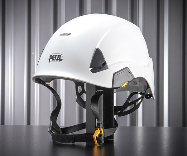 日本正規品 ペツル ストラト ヘルメット ホワイト (A020AA00)(3342540827431) PETZL