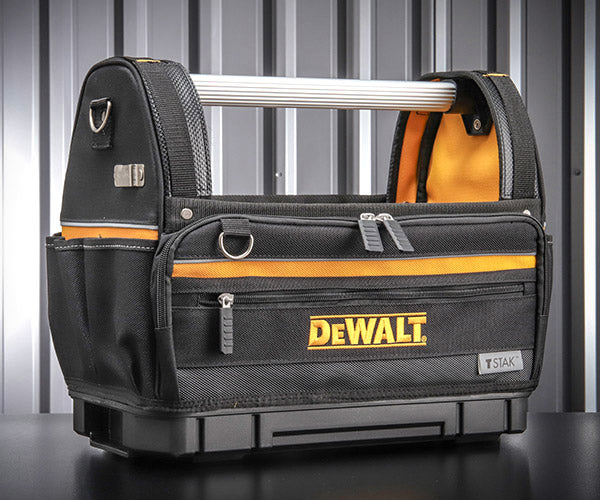 【11月の特価品】デウォルト ティースタックソフトトート (DWST82990-1) TSTAK タフケース(大)に連結可能 プロ仕様 高耐久 ツールバッグ DEWALT 日本正規品 (4536178899192)