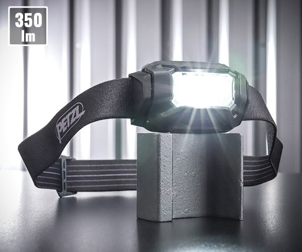 日本正規品 ペツル アリア 1 RGB ブラック ヘッドランプ 350ルーメン IP67 防水 防塵 耐衝撃 単4電池式 (E069BB00)(3342540850651) PETZL