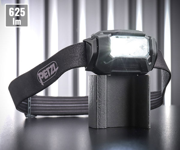 日本正規品 ペツル アリア 2R RGB ブラック ヘッドランプ 625ルーメン IP67 防水 防塵 耐衝撃 充電式 コア付属 (E070DA00)(3342540850750) PETZL