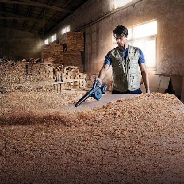 日本正規品 ボッシュ 18Vコードレスブロワー+バッテリー充電器セット GBL18V-120HSET 充電式ブロワー 本体+5.0Ahバッテリー+充電器