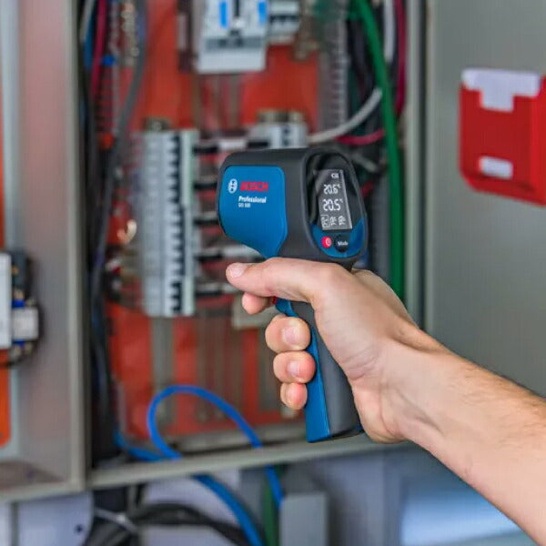 日本正規品 BOSCH GIS500 放射温度計 ボッシュ 非接触温度計 保護ケース、テスト電池 単3形×2本付