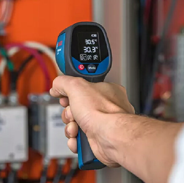 日本正規品 BOSCH GIS500 放射温度計 ボッシュ 非接触温度計 保護ケース、テスト電池 単3形×2本付