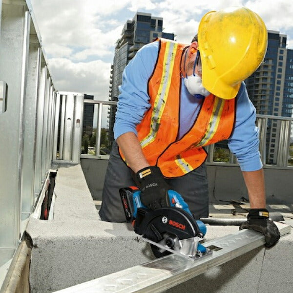 日本正規品 ボッシュ 18Vコードレスチップソーカッター+バッテリー充電器セット GKM18V-50HSET 充電式チップソーカッター 本体+5.0Ahバッテリー+充電器