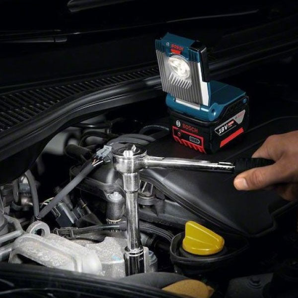 日本正規品 ボッシュ 18VコードレスライトLED+バッテリー充電器セット GLIVARILEDSET 充電式LEDライト 本体+5.0Ahバッテリー+充電器