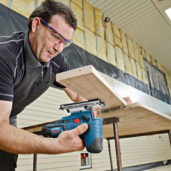 日本正規品 ボッシュ 10.8Vコードレスジグソー+バッテリー充電器セット GST10.8V-LIHSET 充電式ジグソー 本体+3.0Ahバッテリー+充電器