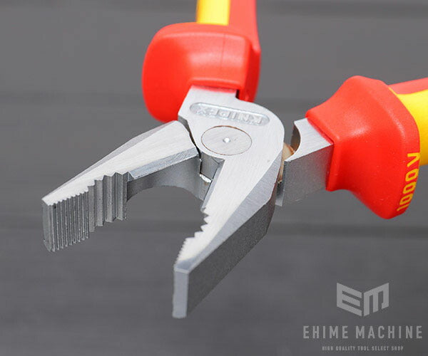 日本正規品 クニペックス 強力絶縁ペンチ 1000V (0206-200SB)(4003773029496) KNIPEX
