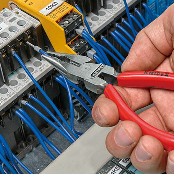 日本正規品 クニペックス ニードルノーズペンチ(SB) (0821-145SB)(4003773080244) KNIPEX