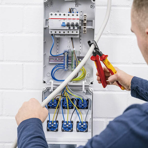 日本正規品 クニペックス ケーブルカッターステップカットXL (9511-225)(4003773088882) 業務向け KNIPEX