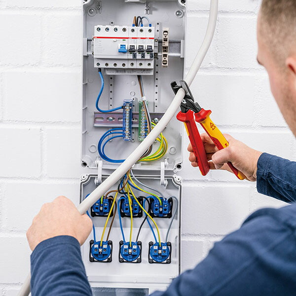 日本正規品 クニペックス 絶縁ケーブルカッターステップカットXL (9518-225)(4003773089964) 業務向け KNIPEX