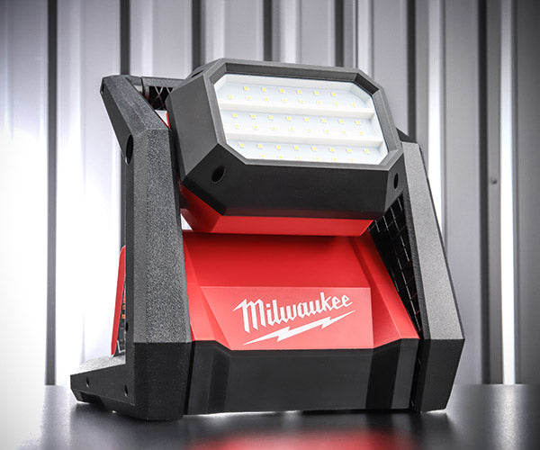 【ワケあり特価品】 (状態A) 日本正規品 ミルウォーキー M18 LEDハイパフォーマンスエリアライト(本体のみ) (M18 HOAL-0 APJ)(4573592040137) milwaukee