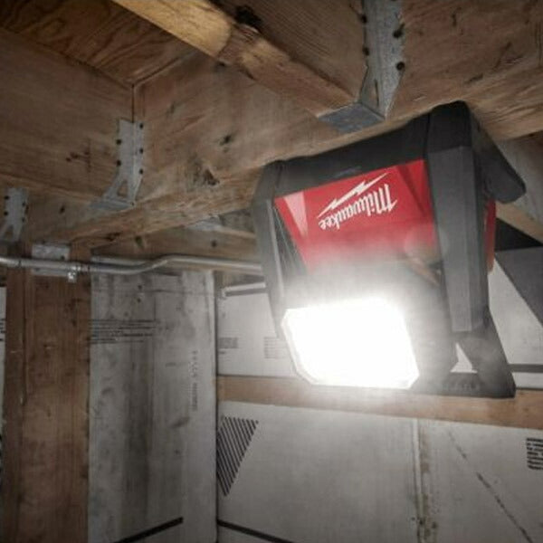 日本正規品 ミルウォーキー M18 LEDハイパフォーマンスエリアライト(本体のみ) (M18 HOAL-0 APJ)(4573592040137) milwaukee