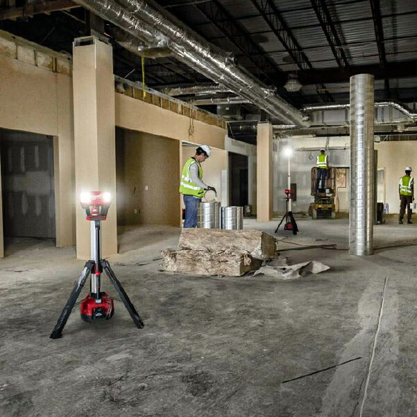 日本正規品 ミルウォーキー M18 充電機能付きスタンドライト (M18 HOSALC-0 JP)(4573592030664) milwaukee