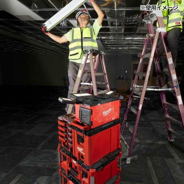 日本正規品 ミルウォーキー M18 PACKOUT 充電機能付きエリアライト (M18 POALC-0 JP)(4573592040298) milwaukee