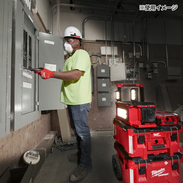 日本正規品 ミルウォーキー M18 PACKOUT 充電機能付きエリアライト (M18 POALC-0 JP)(4573592040298) milwaukee