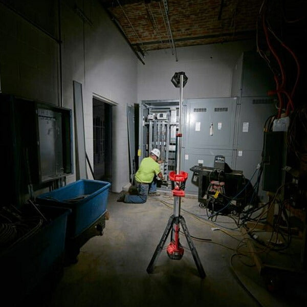 日本正規品 ミルウォーキー M18 スタンドライト(本体のみ) (M18 SAL-0 APJ)(4573592040038) milwaukee