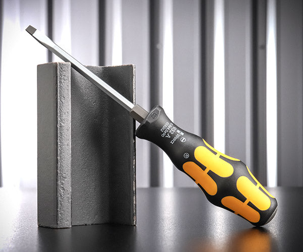 日本正規品 Wera 018262 932ネジノミ 貫通タイプ マイナスドライバー 先端サイズ0.8x4.5mm ネジ締め ハツリ タガネ 05018262001 ヴェラ ベラ