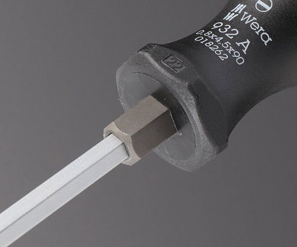 日本正規品 Wera 018262 932ネジノミ 貫通タイプ マイナスドライバー 先端サイズ0.8x4.5mm ネジ締め ハツリ タガネ 05018262001 ヴェラ ベラ
