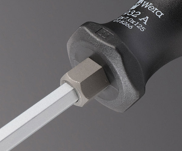 日本正規品 Wera 018266 932ネジノミ 貫通タイプ マイナスドライバー 先端サイズ1.2x7.0mm ネジ締め ハツリ タガネ 05018266001 ヴェラ ベラ