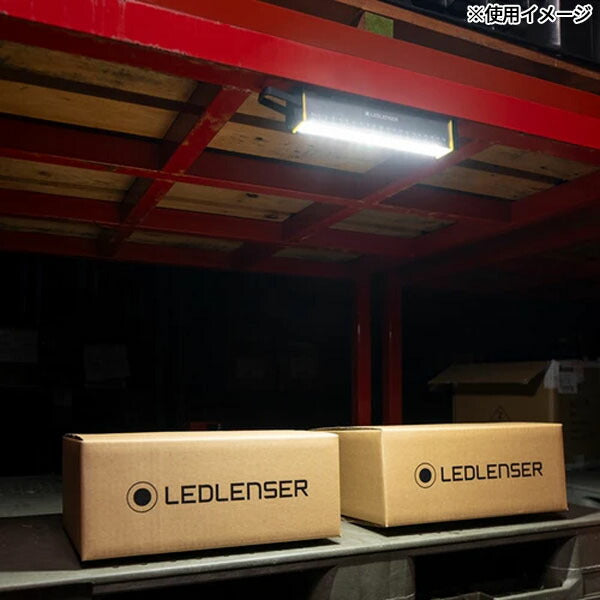 日本正規品 レッドレンザー LEDエリアライト AF2R Work 1000lm CRI80 充電式 IP54防水 IK07耐衝撃 322g マグネット・フック・ベルクロ取付 赤色灯付 車整備 作業灯 (502921) (4058205033381) Ledlenser