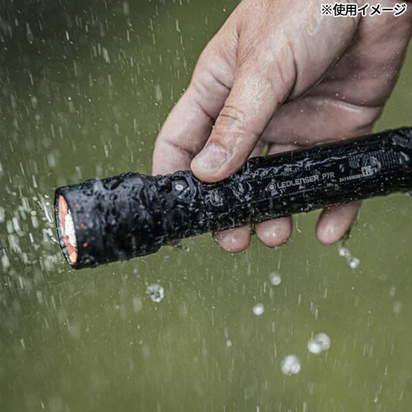 日本正規品 レッドレンザー ハンドライト P7R 第四世代 2000lm 照射距離320m 充電式 IP68完全防水 197g モードセレクトリング マルチコアオプティクス (503111) (4058205037372) Ledlenser