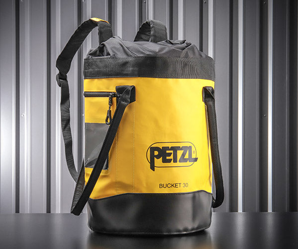 日本正規品 ペツル バックパック バケット 30 イエロー ロープバッグ 容量30L (S001AA01)(3342540837942) PETZL