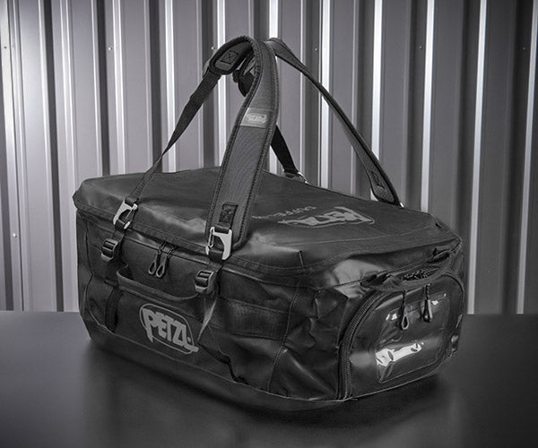 日本正規品 ペツル ダッフル 65 ブラック 多機能ギアバッグ 容量65L (S045AA02)(3342540839342) PETZL