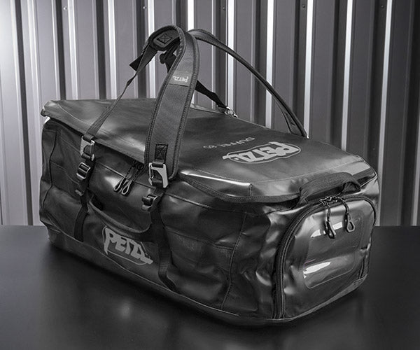 日本正規品 ペツル ダッフル 85 ブラック 多機能ギアバッグ 容量85L (S045AA03)(3342540839359) PETZL