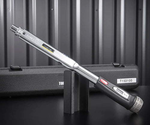 TONE プレセット形トルクレンチ(ダイレクトセット・差替式) トルク調整範囲20~100N・m (T15D100)(4953488386820) トネ