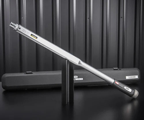 TONE プレセット形トルクレンチ(ダイレクトセット・差替式) トルク調整範囲40~300N・m (T22D300)(4953488386851) トネ