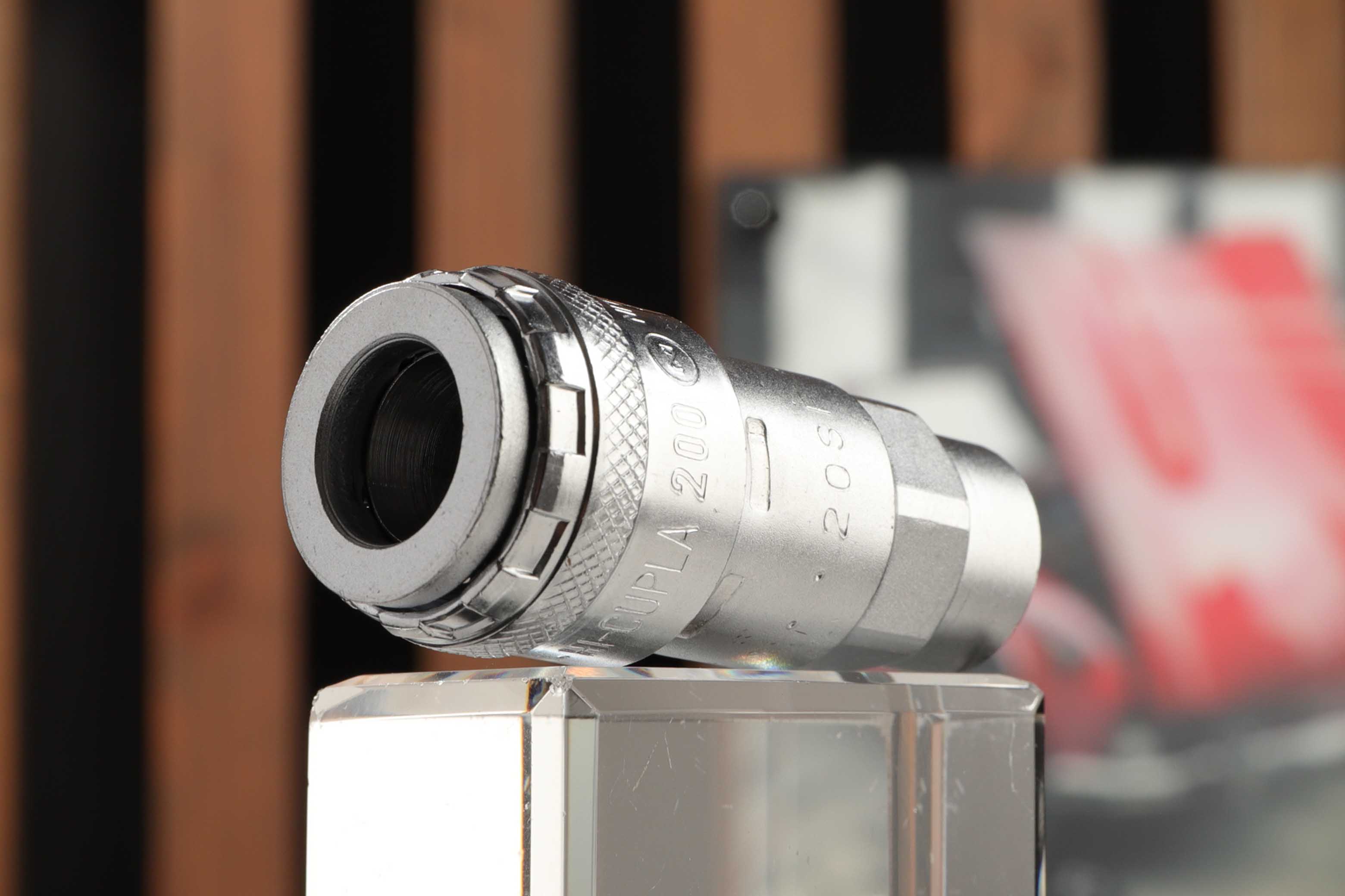 日東 ワンタッチカプラ 1/4ソケット めねじ 200-20SF