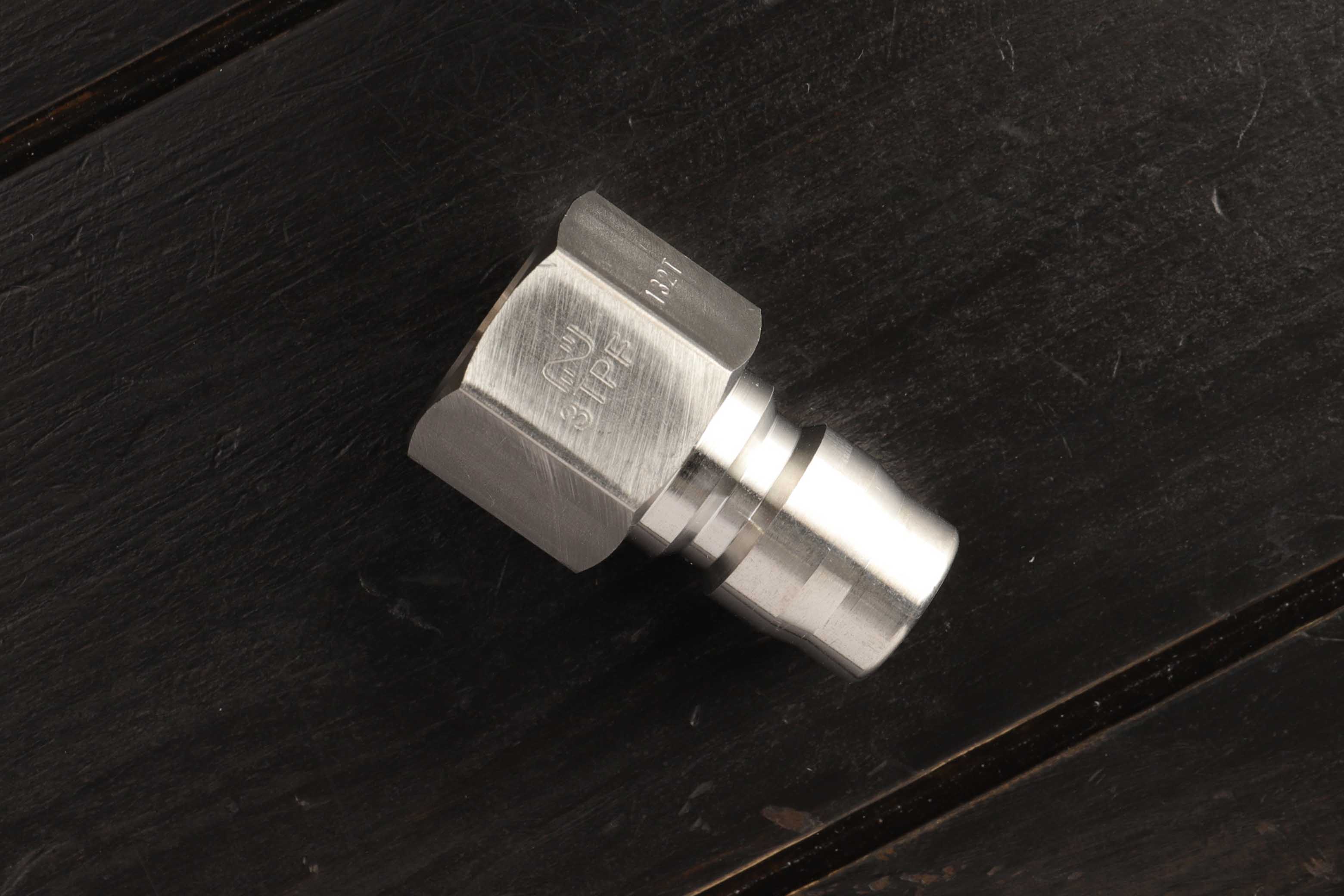 日東工器 3TPF 洗車機用ステン TSPメネジプラグ3/8