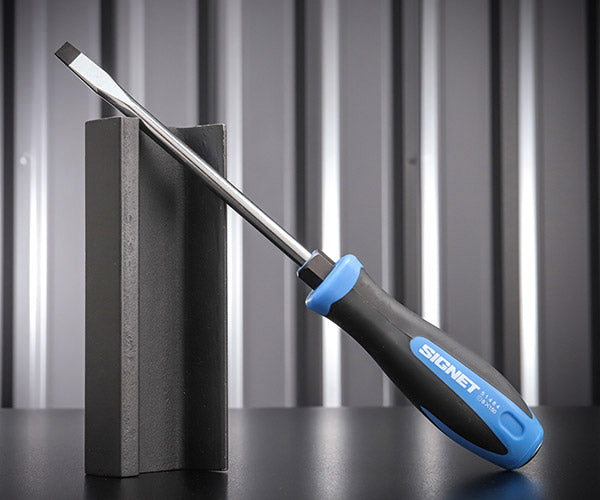 【ワケあり特価品】(状態A) シグネット 51484-S99-00306 ソフトグリップマイナスドライバー 刃先幅8.0mm 軸長150mm 全長270mm (4545301006550) SIGNET