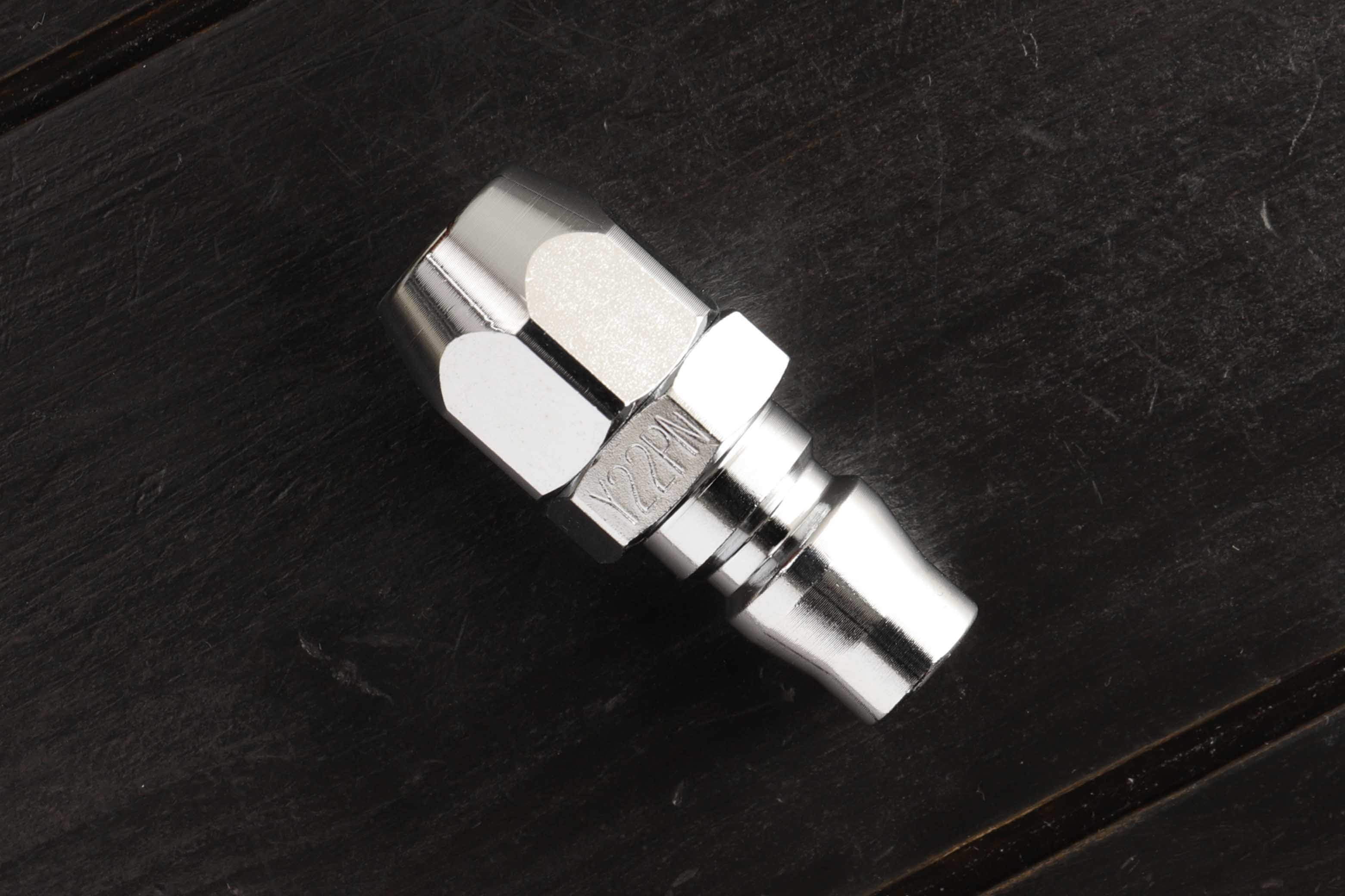 ヤマトエンジニアリング プラグカプラ 1/4 BLY-22PN