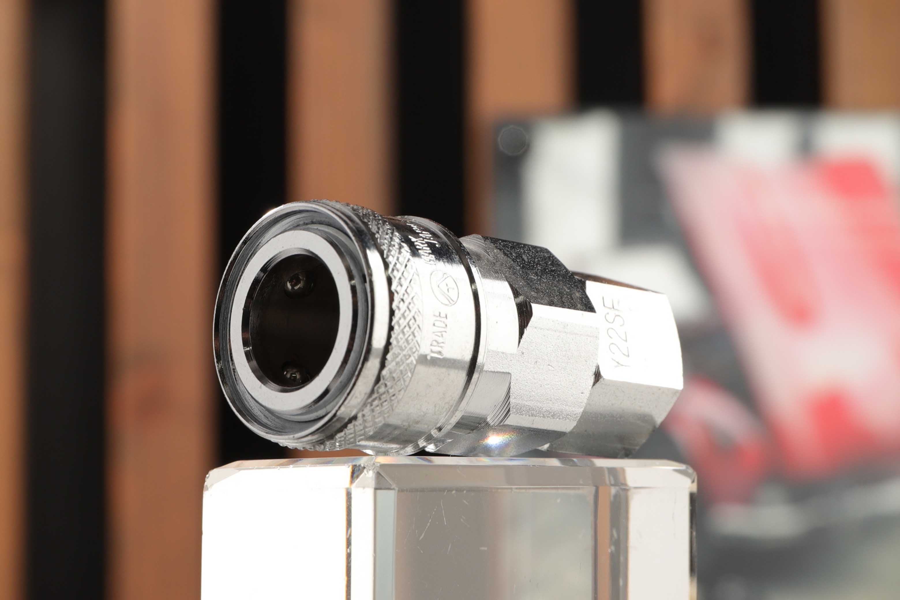 ヤマトエンジニアリング プラグカプラ 1/4 BLY-22SF