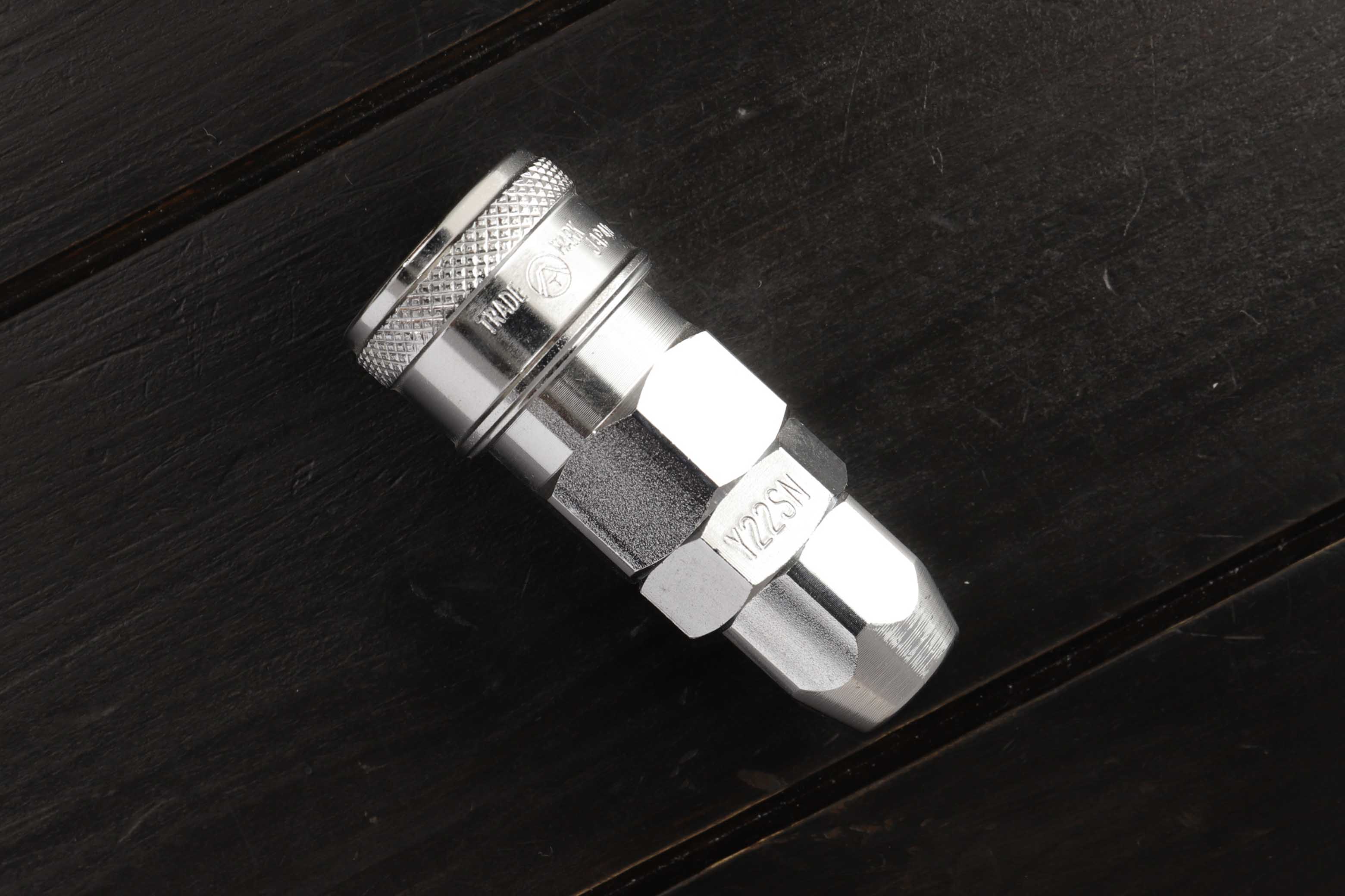 ヤマトエンジニアリング プラグカプラ 1/4 BLY-22SN