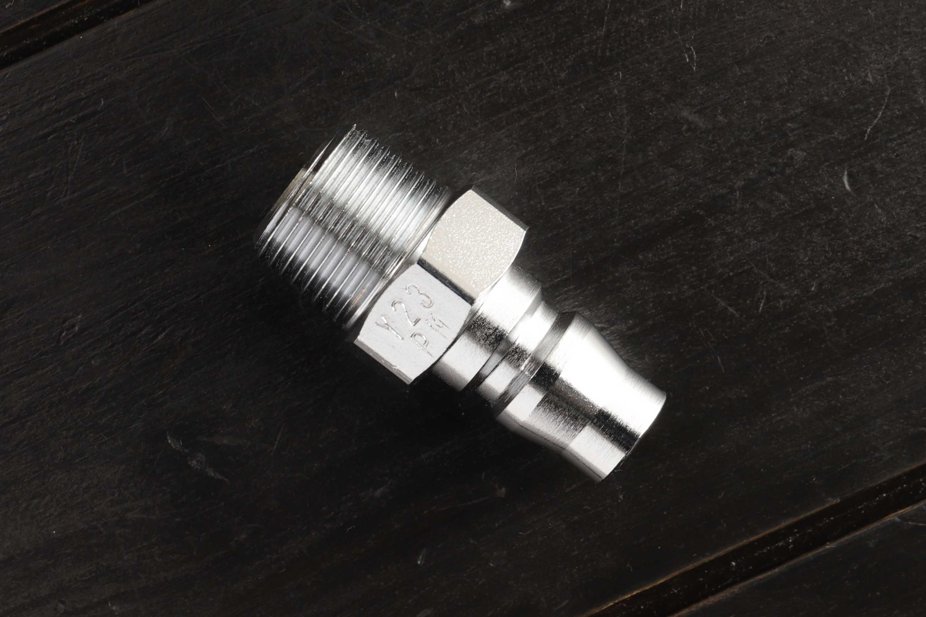 ヤマトエンジニアリング プラグカプラ 3/8 BLY-23PM