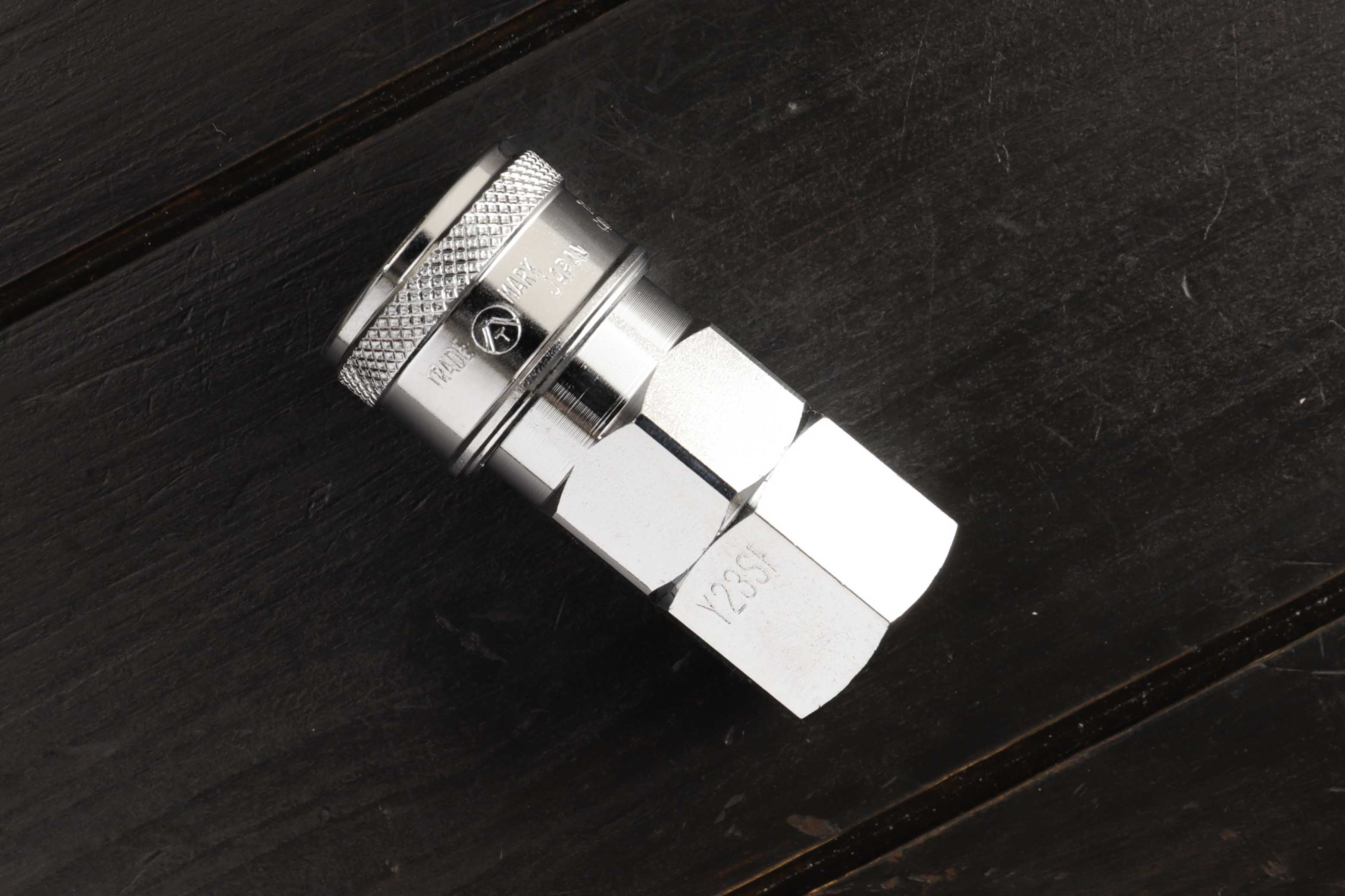 ヤマトエンジニアリング プラグカプラ 3/8 BLY-23SF