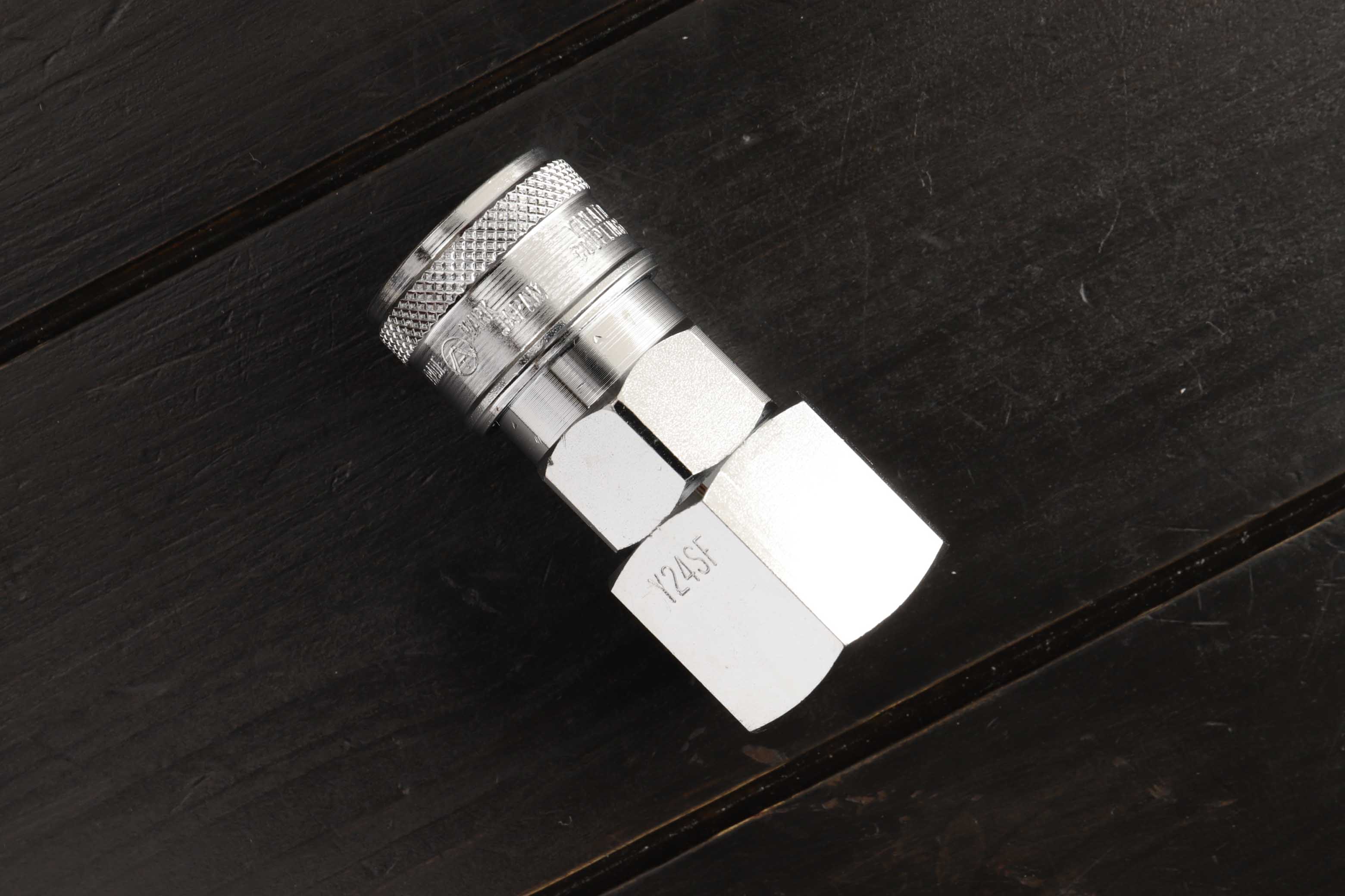 ヤマトエンジニアリング ソケットカプラ 1/2 BLY-24SF