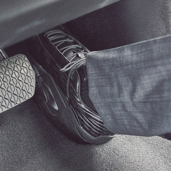 【限定特価】ミズノ ドライビングシューズ ベアクラッチ ブラック ユニセックス F1GC220109 MIZUNO 黒 スニーカー おしゃれ かっこいい