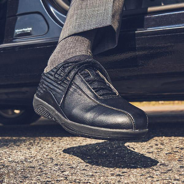 【限定特価】ミズノ ドライビングシューズ ベアクラッチ ブラック ユニセックス F1GC220109 MIZUNO 黒 スニーカー おしゃれ かっこいい