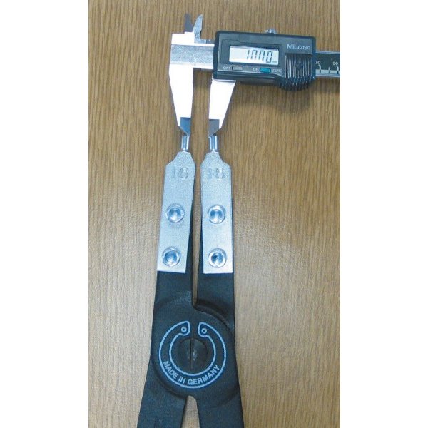 クニペックスのプライヤーの画像1