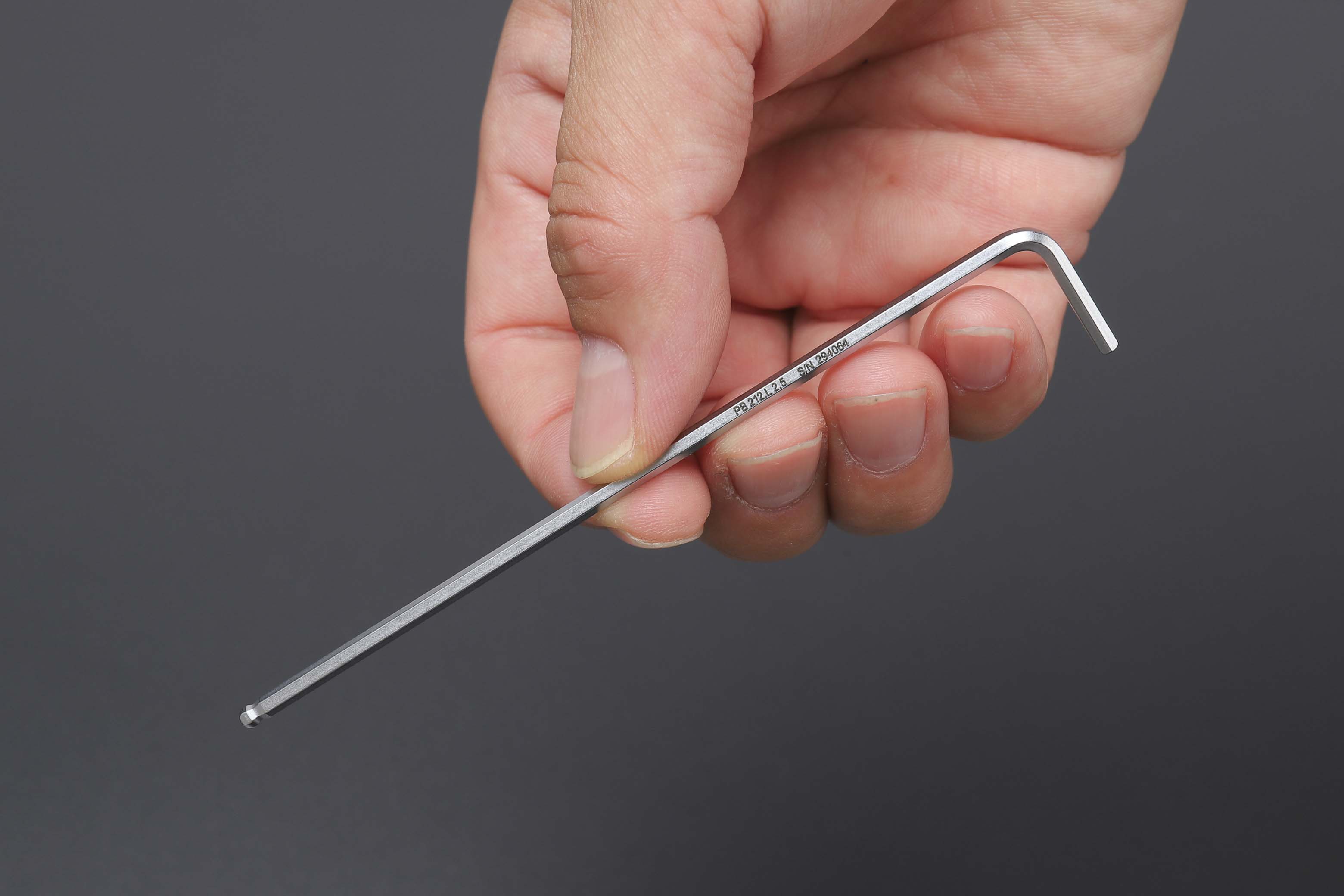 日本正規品 PBスイスツールズ ボールポイント六角レンチ (ロング) (J) サイズ2.5mm (212.L2.5J) (7610733031306)