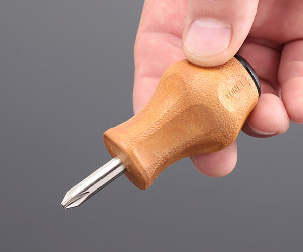 TONE 木柄ドライバー スベランスタビードライバー 刃先No.2 軸長25mm 全長82mm (PWSD-P2)(4953488409697) トネ