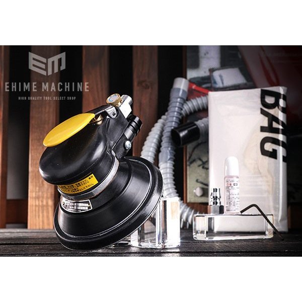 コンパクトツールの吸塵式ワンハンドギアアクションサンダーの画像1