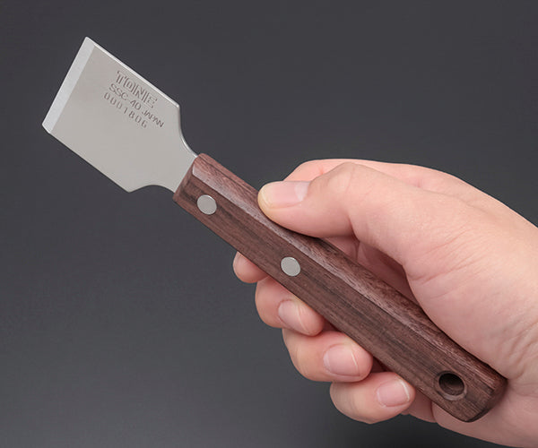 TONE ステンレススクレーパー 全長180mm 刃幅40mm (SSC-40)(4953488199901) トネ