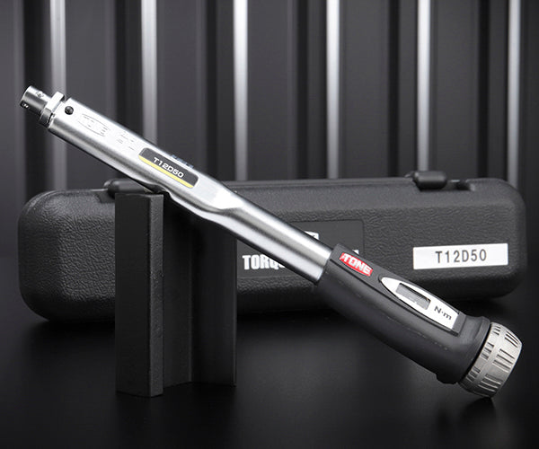 TONE プレセット形トルクレンチ(ダイレクトセット・差替式) トルク調整範囲10~50N・m (T12D50)(4953488386813) トネ