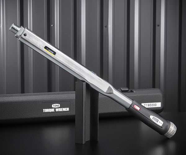 TONE プレセット形トルクレンチ(ダイレクトセット・差替式) トルク調整範囲40~200N・m (T19D200)(4953488386844) トネ