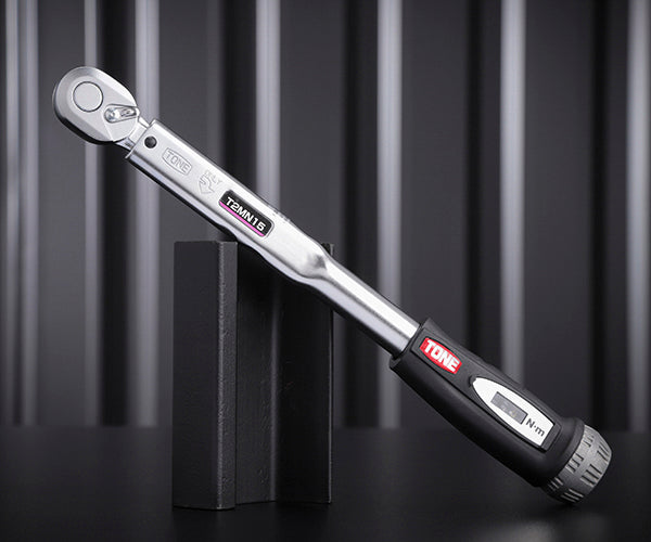 TONE プレセット形トルクレンチ(ダイレクトセットタイプ) トルク調整範囲3~15N・m 最小目盛0.2N・m 差込角6.35mm (T2MN15-QL)(4953488421460) トネ