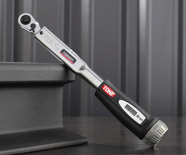 TONE プレセット形トルクレンチ(ダイレクトセット・コンパクトヘッドホールドタイプ) トルク調整範囲1~6N・m 差込角6.35mm (T2MN6CH-QL)(4953488421057) トネ